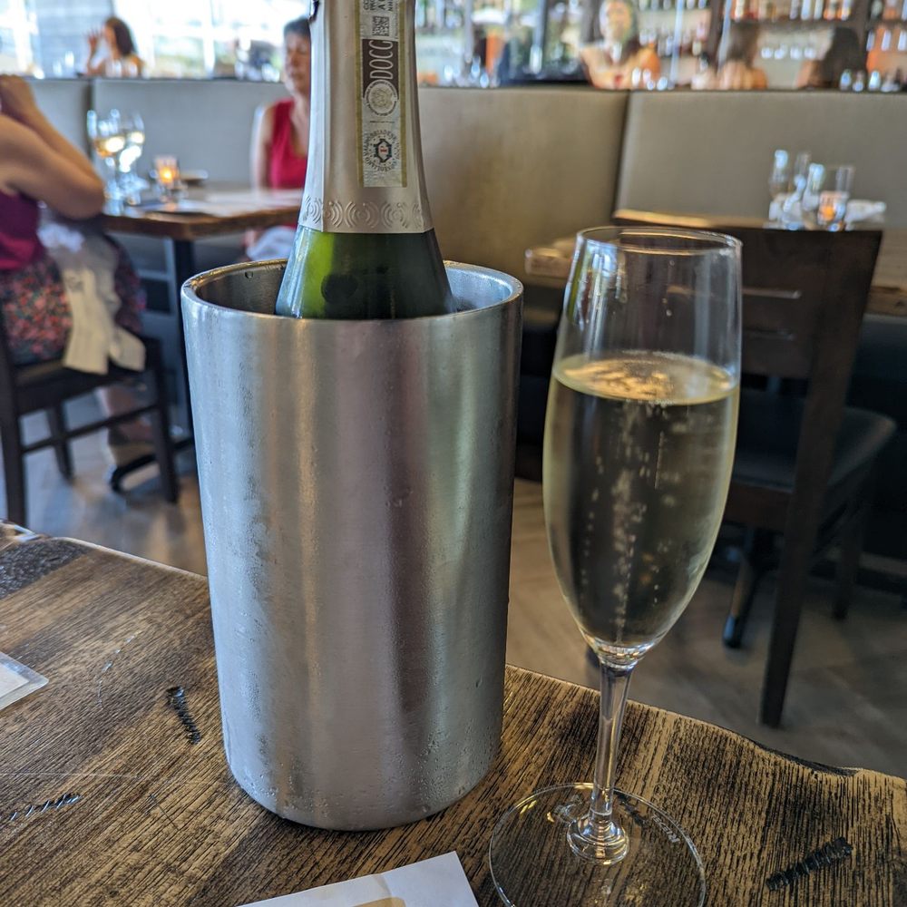 Epulo Bistro - Modern European Near Me - Edmonds, Washington Epulo Bistro - Modern European Near Me - Edmonds, Washington