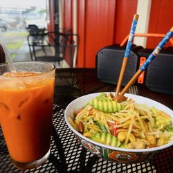 Ou's Thai Food - Green Papaya Salad - Thai Iced Tea - MAGIC