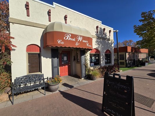 Bread Winner's Cafe and Catering by null