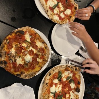 La Casa Bianca - Pizza Neapolitan - Pizza Near Me - Mary Esther, Florida La Casa Bianca - Pizza Neapolitan - Pizza Near Me - Mary Esther, Florida