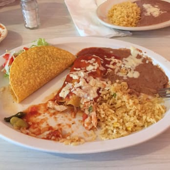 Costa Oaxaquena - Chicken taco and chicken enchilada. Green chili in each item store bought enchilada sauce and hard shell. Rice and beans were fine. - Mexican Near Me - Belmont, Mississippi