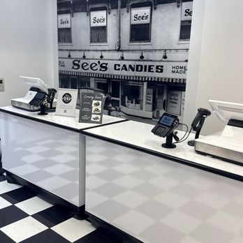See's Candies - Clean and Iconic - Candy Stores Near Me - San Francisco, California See's Candies - Clean and Iconic - Candy Stores Near Me - San Francisco, California