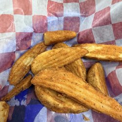 Lee's Sandwich Shop - Crispy potato wedges