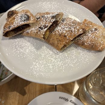 Mister O1 Extraordinary Pizza Buckhead - Nutella and banana calzone - Pizza Near Me - Atlanta, Georgia Mister O1 Extraordinary Pizza Buckhead - Nutella and banana calzone - Pizza Near Me - Atlanta, Georgia