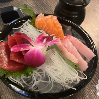 DOJO SUSHI - Sashimi Medium Combo - Sushi Bars Near Me - Las Vegas, Nevada DOJO SUSHI - Sashimi Medium Combo - Sushi Bars Near Me - Las Vegas, Nevada