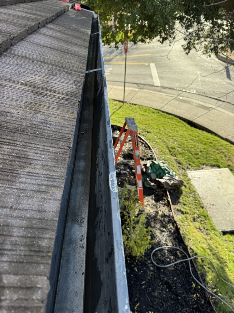 Slide of Roof Gutter Expert