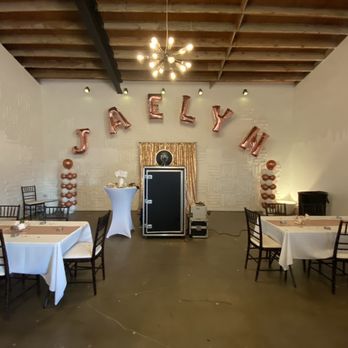 Mirror Touch Photo Booth - Photo Booth Rentals Near Me Mirror Touch Photo Booth - Photo Booth Rentals Near Me