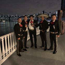 Mariachi Viva Mexico - El Mariachi Viva Mexico