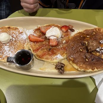 Snooze, an A.M. Eatery - Pancake flight - Breakfast & Brunch Near Me - Cedar Park, Texas
