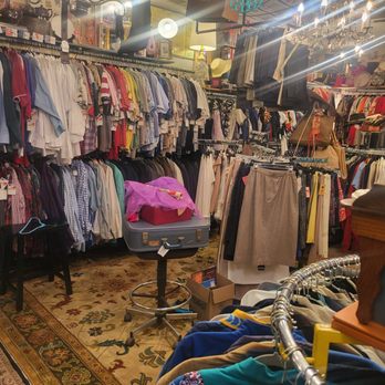 Bluff Park Vintage - Used, Vintage & Consignment Near Me - Hoover, Alabama Bluff Park Vintage - Used, Vintage & Consignment Near Me - Hoover, Alabama
