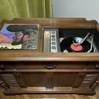 Stone Electronics - 1968 Magnavox Colonial Stereo Console - Electronics Repair Near Me - Los Angeles, California