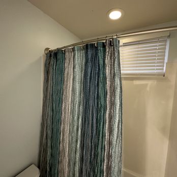 Army Painting - Wallpaper removed and walls and trim painted. Wall color is Sherwin Williams Snowdrop. - Painters Near Me