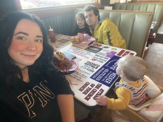 L.E.'s Burgers by null