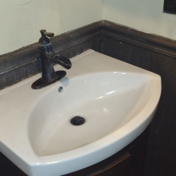 British Open Pub - dirty bathroom - British Near Me - Hilton Head, South Carolina