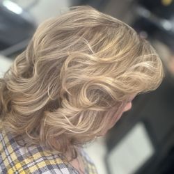Express Cut - I got my hair colored here.. and highlighted