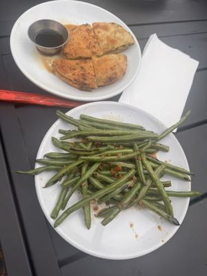 Bao & Noodle by null