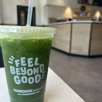 Beyond Juicery + Eatery - Green machine - Juice Bars & Smoothies Near Me - Lakewood, Ohio
