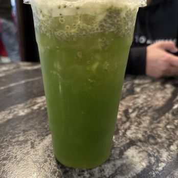 Borreguitas Bar Express - Spinach and pineapple agua Fresca - Mexican Near Me - Pomona, California