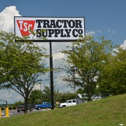 Tractor Supply - Marquee on Hwy 16 Bus