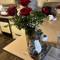 Blossom Box - THANK YOU AGAIN! HELPING A MOM REMIND HER DAUGHTER ILL NEVER FORGET HER VALENTINES FLOWERS, AND FITTING THEM INTO YOUR BUSTY SCHEDULE!