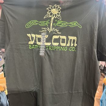 Cafe Single Fin - Volcom Shirt - Coffee & Tea Near Me - Pensacola, Florida