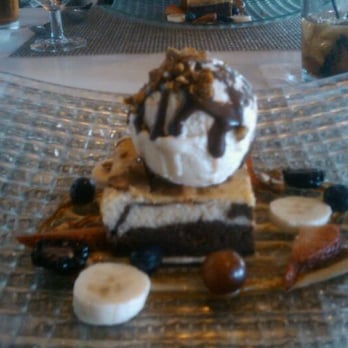Stage Restaurant - Brownies ala mode - New American Near Me - Honolulu, Hawaii Stage Restaurant - Brownies ala mode - New American Near Me - Honolulu, Hawaii