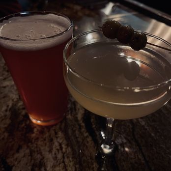 1864 Tavern - Dirty Gin Martini and a Cali Squeeze - Lounges Near Me - Reno, Nevada