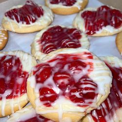 Bear Bear Coffee - CHERRY CHEESE DANISHES