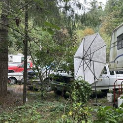 Port of Siuslaw Campgrounds and Marina - This is what I had to do to block the view of the illegal camera from being able to see in my bedroom window
