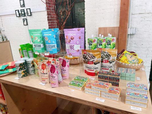 Winnie Superette by null