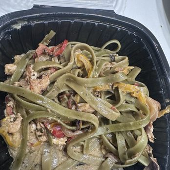 California Pizza Kitchen - CHICKEN TEQUILA FETTUCCINE - Pizza Near Me - Rancho Cucamonga, California California Pizza Kitchen - CHICKEN TEQUILA FETTUCCINE - Pizza Near Me - Rancho Cucamonga, California