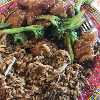 Hunan Sixth Happiness - Sesame chicken - Chinese Near Me - North Chicago, Illinois