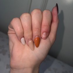 Q Nails