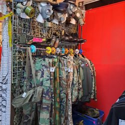 Rock N Roll Knife Fight - Military surplus