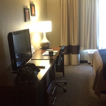 Comfort Inn & Suites - Desk and tv area. - Hotels Near Me - Pittsburg, Kansas Comfort Inn & Suites - Desk and tv area. - Hotels Near Me - Pittsburg, Kansas