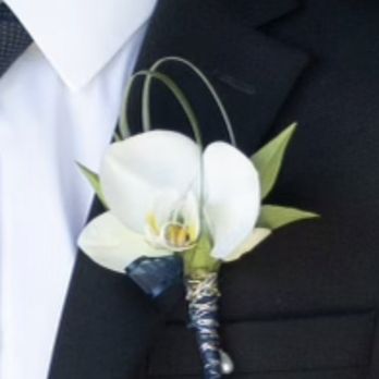 Kiyo's Floral Design - Boutonnière - Florists Near Me - Sacramento, California Kiyo's Floral Design - Boutonnière - Florists Near Me - Sacramento, California