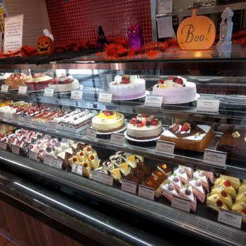 85°C Bakery Cafe-Pleasanton - Cake selection - Bakeries Near Me - Pleasanton, California