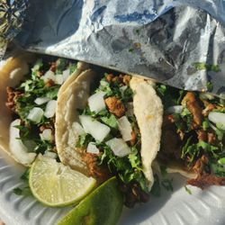 El Dollar Taco Truck - Tacos al pastor