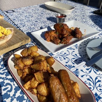 7th & Carson - Crispy Chicken Wings, Breakfast Potatoes, and sausage. - New American Near Me - Las Vegas, Nevada 7th & Carson - Crispy Chicken Wings, Breakfast Potatoes, and sausage. - New American Near Me - Las Vegas, Nevada