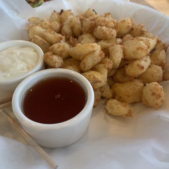 Yard House - Wisconsin Fried Cheese Curds - New American Near Me - Bakersfield, California