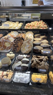 Henri's Bakery & Deli by null