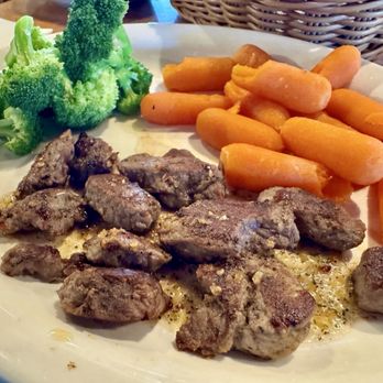 Cracker Barrel Old Country Store - Steak tips, carrots, and broccoli - American Near Me - Bryan, Texas Cracker Barrel Old Country Store - Steak tips, carrots, and broccoli - American Near Me - Bryan, Texas