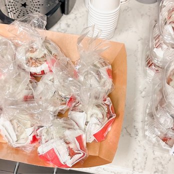 Holy Rollie Pastry Shop - Bakeries Near Me - Irving, Texas
