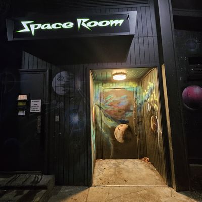 Space Room Lounge by null