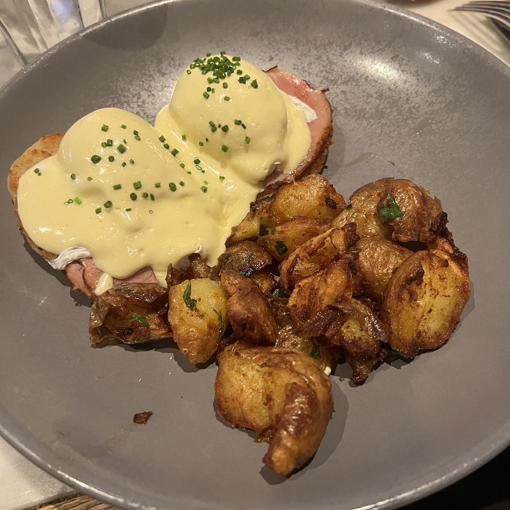 The Commoner - Eggs Benedict - New American Near Me - Pittsburgh, Pennsylvania The Commoner - Eggs Benedict - New American Near Me - Pittsburgh, Pennsylvania