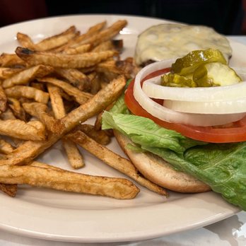 Hinkle's Restaurant - Cheeseburger - New American Near Me - Columbia, Pennsylvania