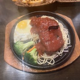 Spaghetti with steak and fried egg