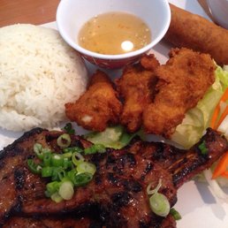 R1- Combo Rice Plate Com Suon, Canh Ga, Cha Gio R1- Combo Rice Plate Com Suon, Canh Ga, Cha Gio