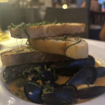 Ristorante Allegria - mussels in garlic basil white wine broth served with garlic crostini - Italian Near Me - Napa, California Ristorante Allegria - mussels in garlic basil white wine broth served with garlic crostini - Italian Near Me - Napa, California