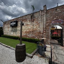 Bootleggers Bar & Grille